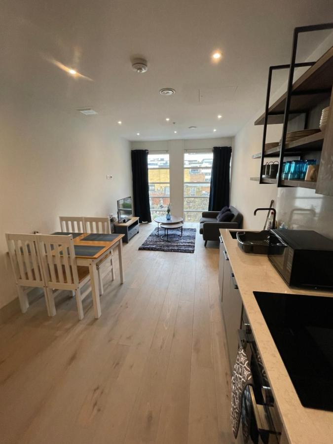 Blue Lagoon Apartment Лондон Стая снимка